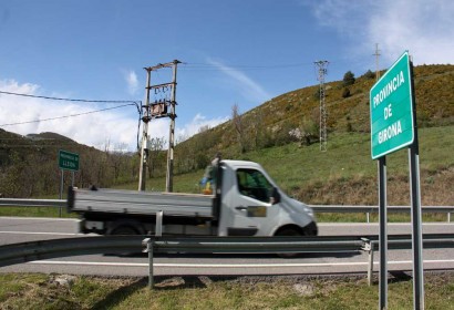 Vehicles circulant per la carretera N-260 a Cerdanya