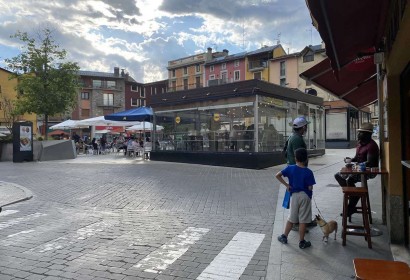 La Cerdanya entra dilluns a la Fase 3. Carrer Major de Puigcerdà la setmana passada (Foto: IST).|La Cerdanya entra dilluns a la Fase 3. Plaça dels Herois de Puigcerdà la setmana passada (Foto: IST).