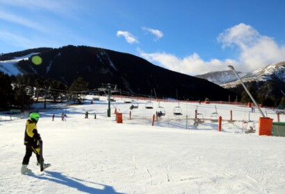 Pla general de l'estació d'esquí de la Molina el 24 de desembre del 2020. (horitzontal)