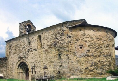 Restauració portalada sta Eugènia de Saga