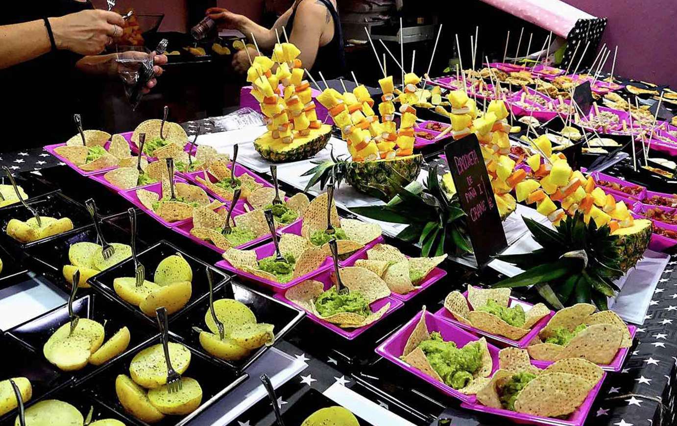 Broquetes de fruita i formatge: una recepta fresca i fàcil per a l'estiu