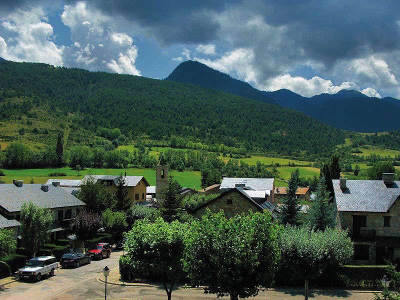 Vista general d’Urús, poble de muntanya a la Cerdanya