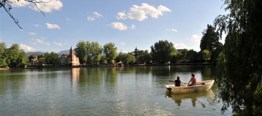 Tornen les passejades en barca a l'Estany de Puigcerdà