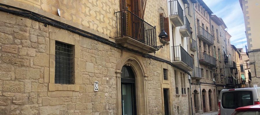 Un Sant Jordi adaptat al confinament a Solsona