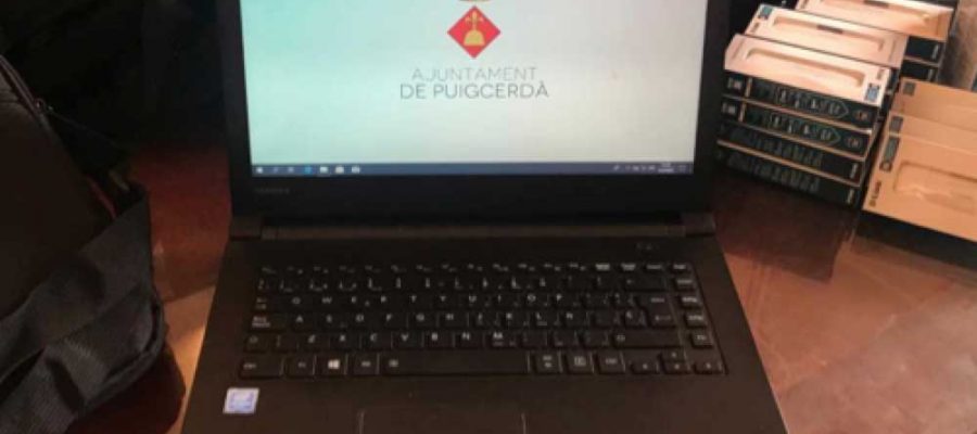L'Ajuntament de Puigcerdà facilitat equips i recursos informàtics als escolars sense accés a la tecnològia (Foto: A. de Puigcerdà).